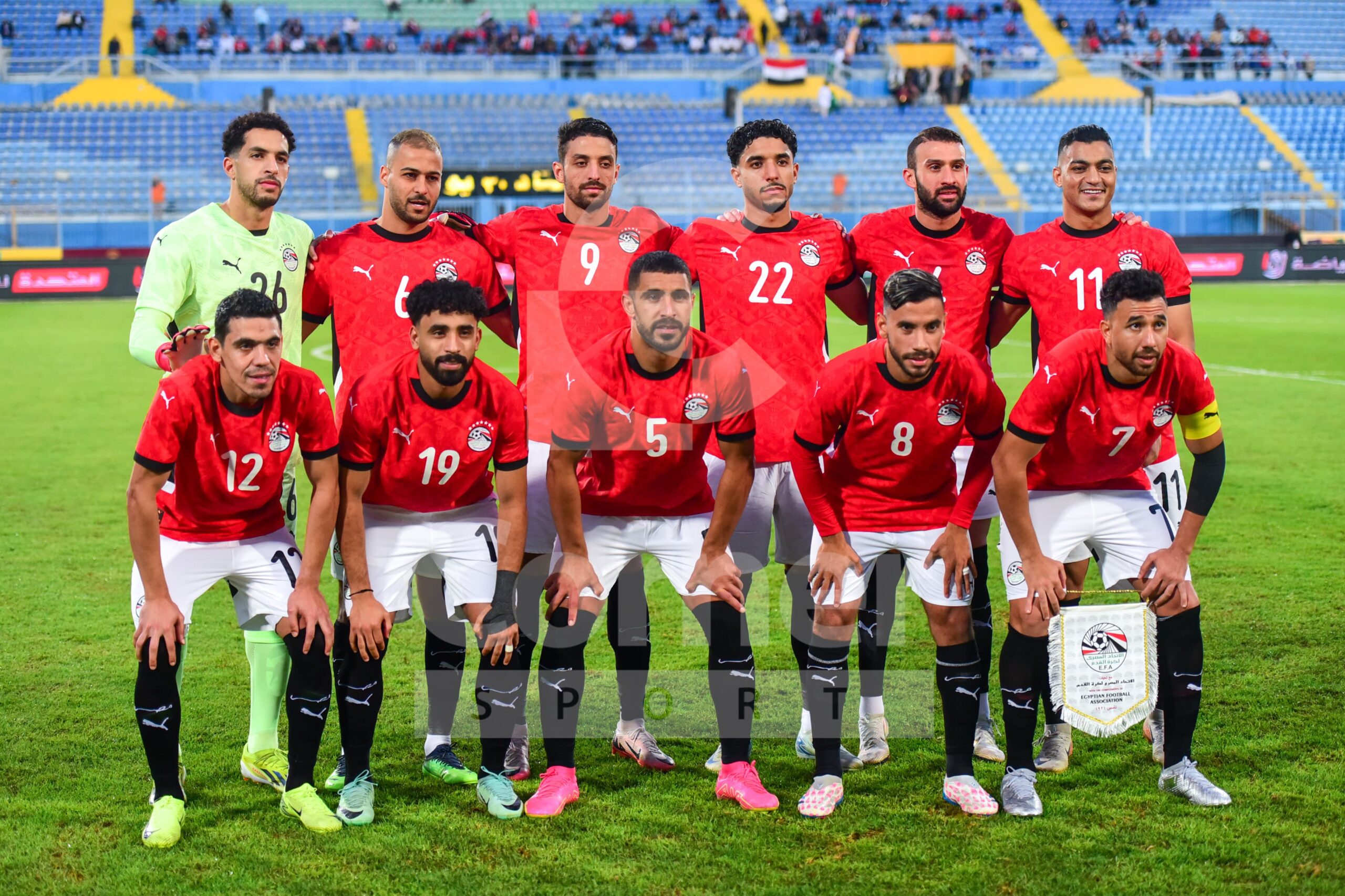 نجم منتخب مصر على أعتاب الدوري الإنجليزي في يناير.. ليس مرموش